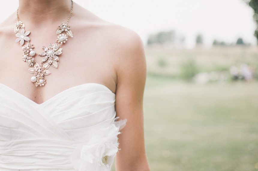 Transform Your Look: Chic Accessories to Elevate Simple Outfits