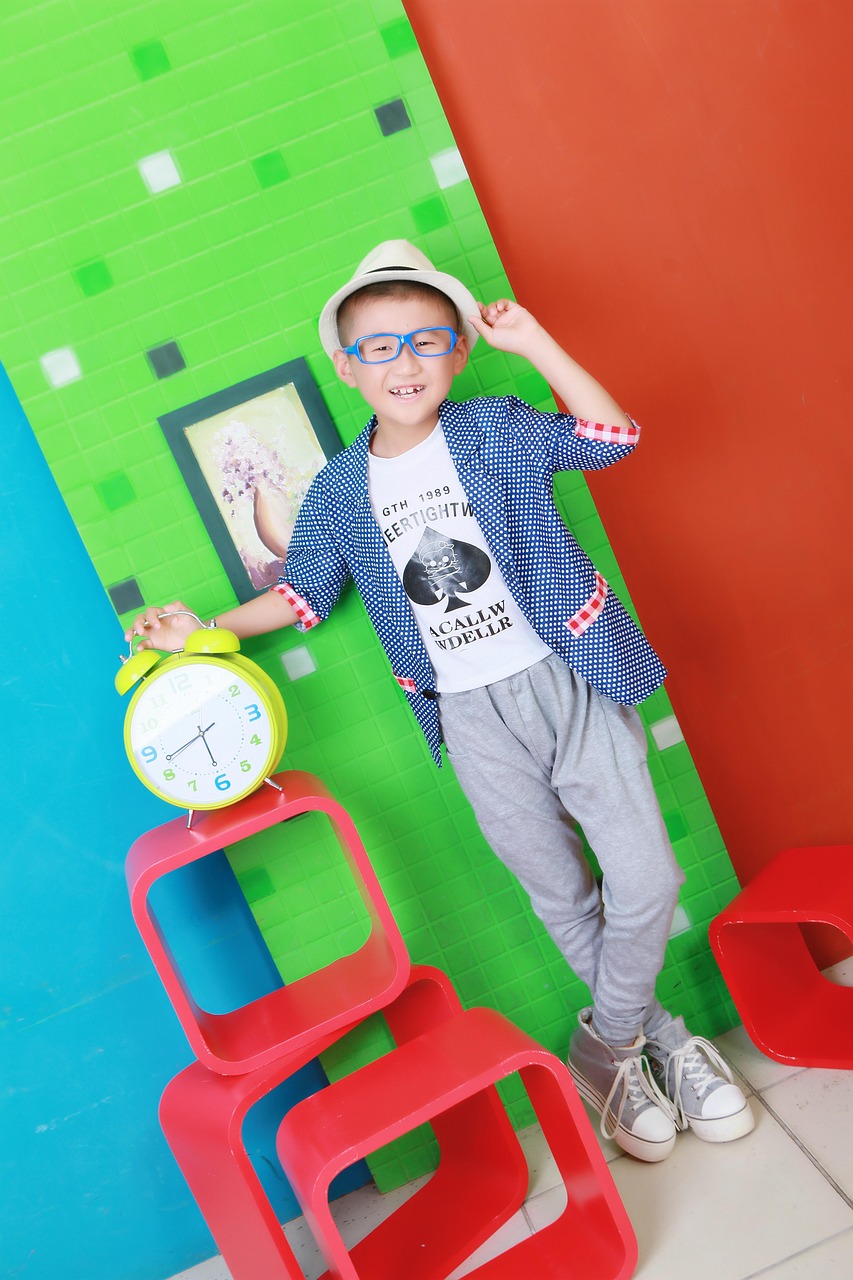 Exploring Current Clothing Trends for Women: Seasonal Must-Haves